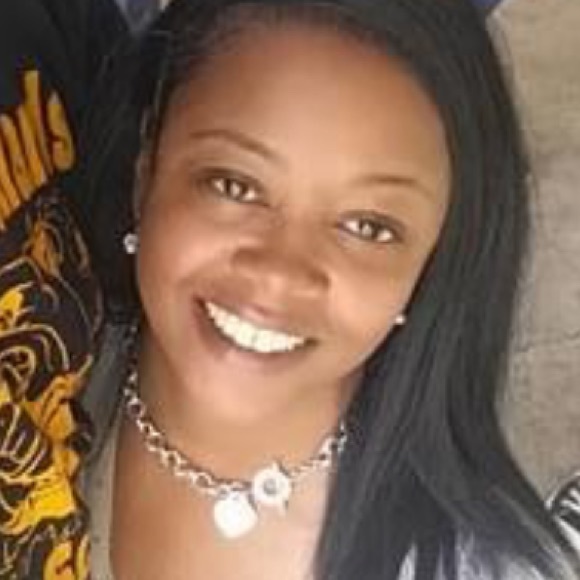 Meet your Posher, Coretta - Picture 1 of 1